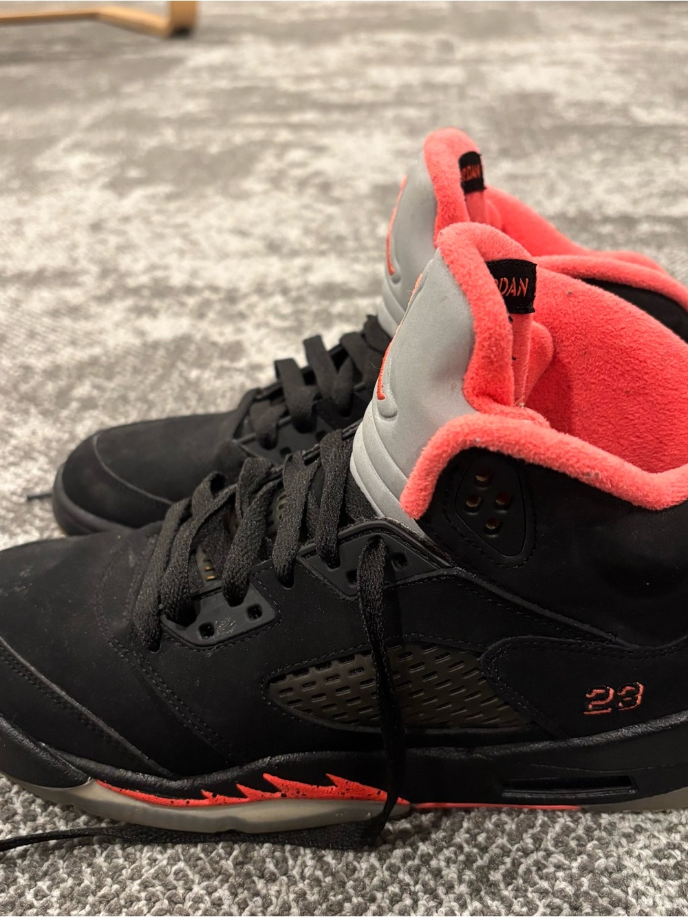 Jordan 5 Retro Black Alarming GS Size 7Y Sneakers - Picture 3 of 6